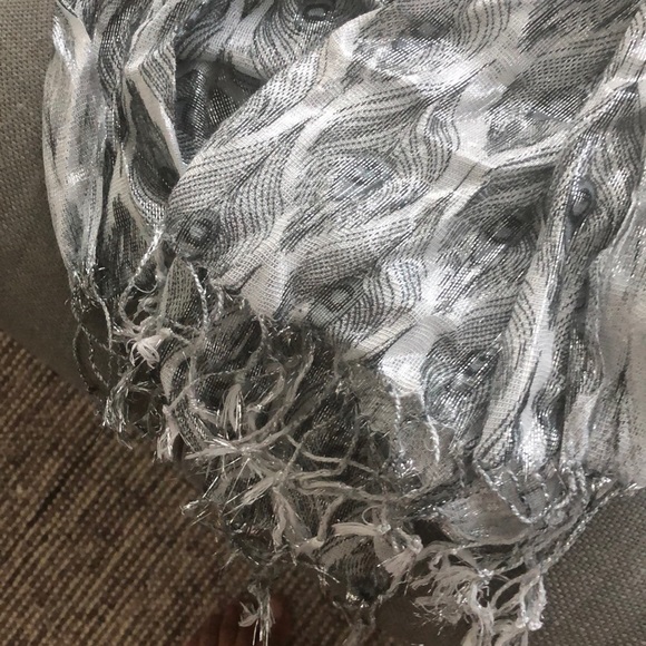 2bebe scarf - Picture 2 of 4